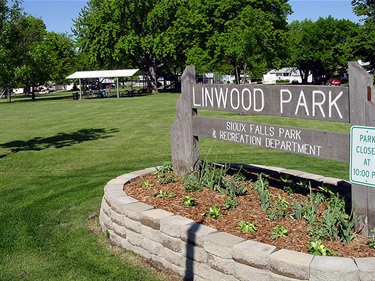 Linwood Park Sign